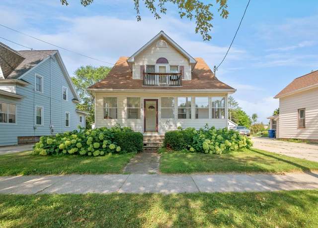 Property at 806 4th St, De Pere, WI 54115, 3 beds, 2 baths