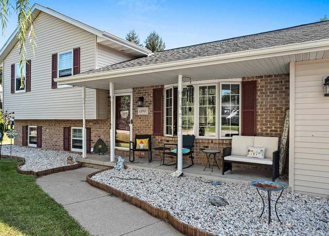 Property at 1390 Huben Dr, Green Bay, WI 54313, 3 beds, 2 baths