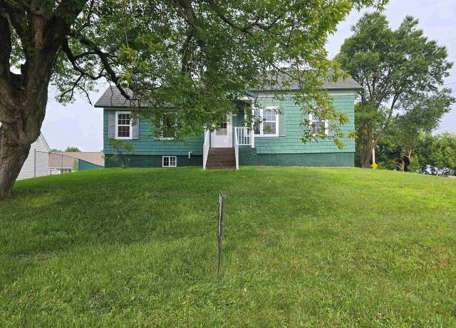 Property at 2517 18th St, Menominee, MI 49858, 3 beds, 1 bath