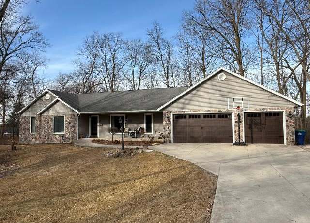 Property at W7975 Thomaswood Trl, Fond Du Lac, WI 54937, 4 beds, 3 baths