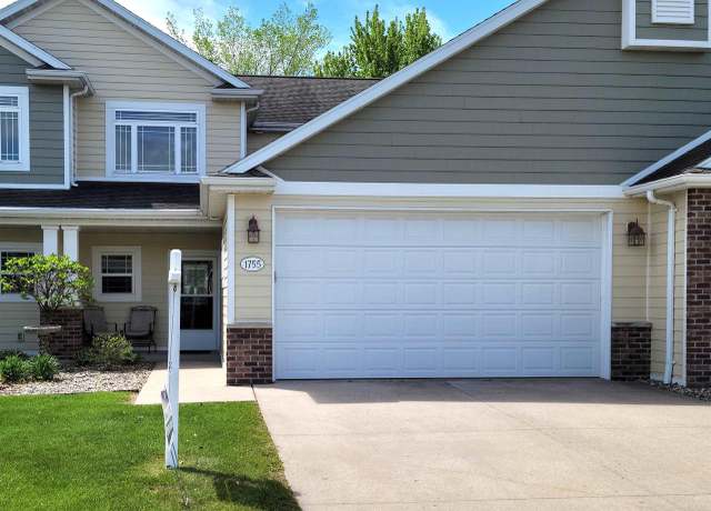 Property at 1755 Oak Hollow Ln, Neenah, WI 54956, 1 bed, 2 baths