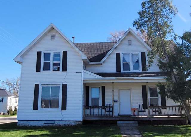 Property at 214 E Washington St, New London, WI 54961, 4 beds, 2 baths