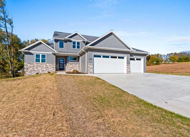 Property at 3096 S Sandstone Ct, Green Bay, WI 54313, 3 beds, 2.5 baths