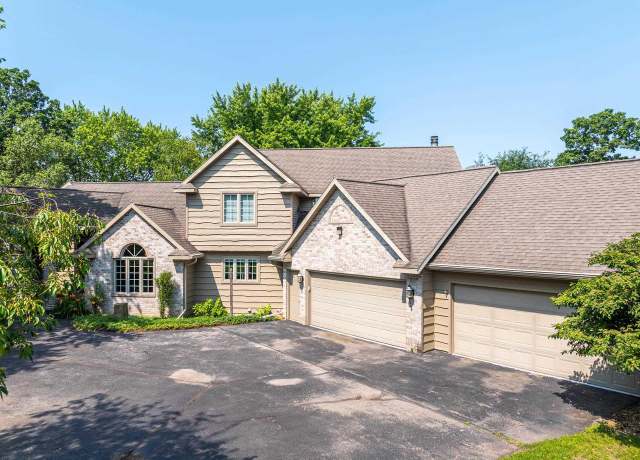 Property at 1749 Hawthorne Heights Dr, De Pere, WI 54115, 4 beds, 3.5 baths