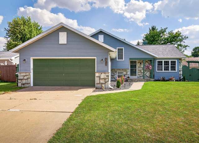Property at 731 Woodsview Ln, Kimberly, WI 54136, 3 beds, 2 baths