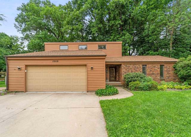 Property at 1009 W 10th St, Kaukauna, WI 54130, 3 beds, 2 baths