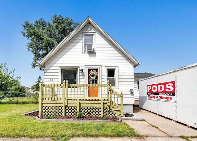 Property at 1011 Shea Ave, Green Bay, WI 54303, 2 beds, 1 bath