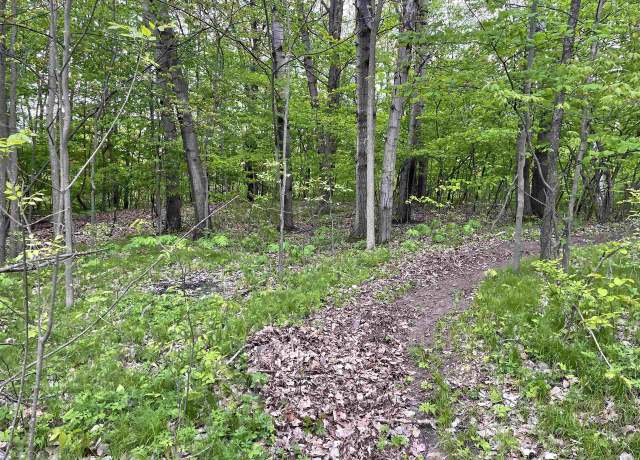 Property at 587 Cross Country Ct, Hobart, WI 54155