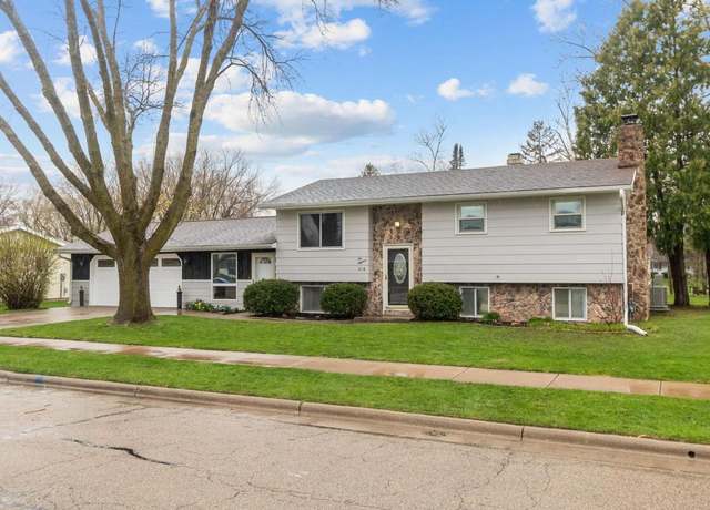 Property at 218 N 9th Ave, Winneconne, WI 54986, 4 beds, 2 baths