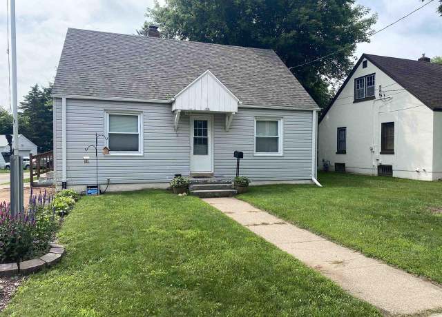 Property at 74 16th St, Clintonville, WI 54929, 3 beds, 2 baths