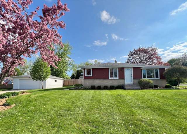 Property at 1625 Langlade Ave, Green Bay, WI 54304, 3 beds, 2 baths