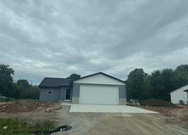 Property at 5099 Tamarack Trl, Oshkosh, WI 54904, 3 beds, 2 baths