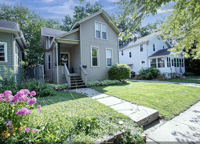 Property at 1119 Waugoo Ave, Oshkosh, WI 54901, 4 beds, 1 bath