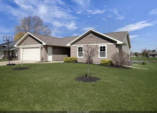 Property at 274 N Hunter St, Berlin, WI 54923, 3 beds, 3 baths
