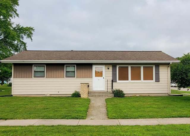 Property at 8 S St Josephs Ln, Fond Du Lac, WI 54935, 3 beds, 1 bath