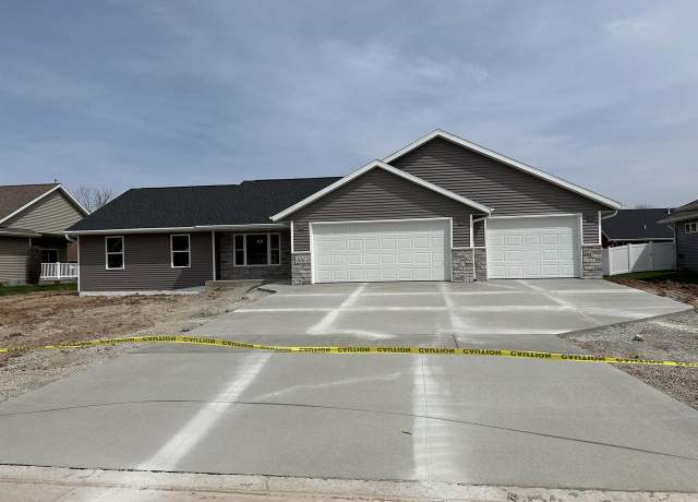 Property at 3897 Woodside Dr, Pulaski, WI 54162, 3 beds, 2 baths
