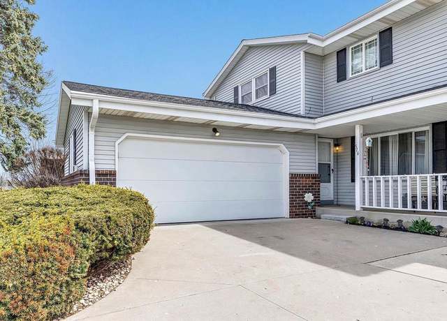 Property at 516 Silver Spring Dr, Green Bay, WI 54303, 2 beds, 2.5 baths