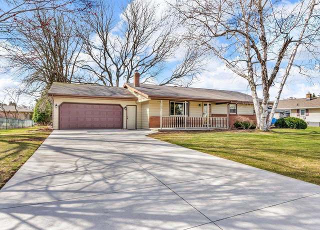 Property at 2129 W Roberts Ave, Appleton, WI 54914, 3 beds, 2 baths