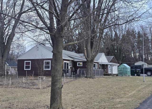Property at 1820 Pershing Rd, New London, WI 54961, 3 beds, 1 bath