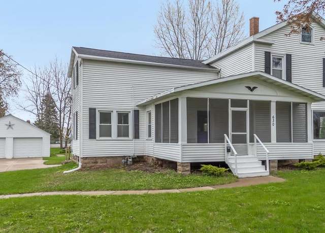 Property at 630 Madison Ave, Omro, WI 54963, 6 beds, 2 baths