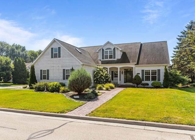 Property at 825 Yorkshire Rd, Neenah, WI 54956, 4 beds, 3.5 baths