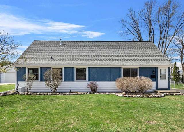 Property at 1810 Lilac Ln, Green Bay, WI 54302, 4 beds, 1.5 baths