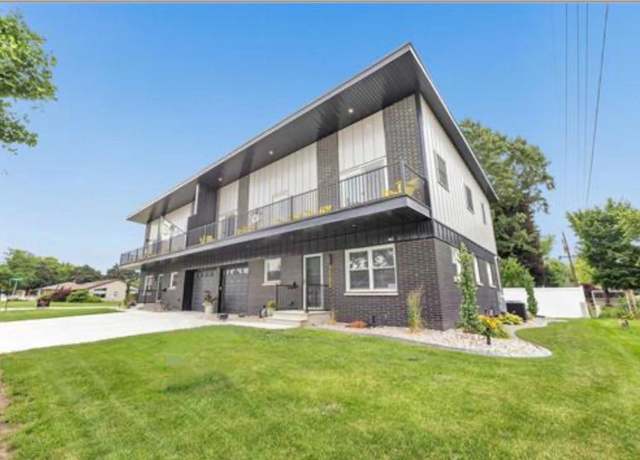 Property at 1751 S Oneida St, Green Bay, WI 54304, 4 beds, 2.5 baths