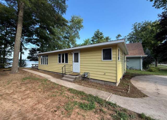 Property at N2711 Rustic Dr, Clintonville, WI 54929, 3 beds, 1 bath