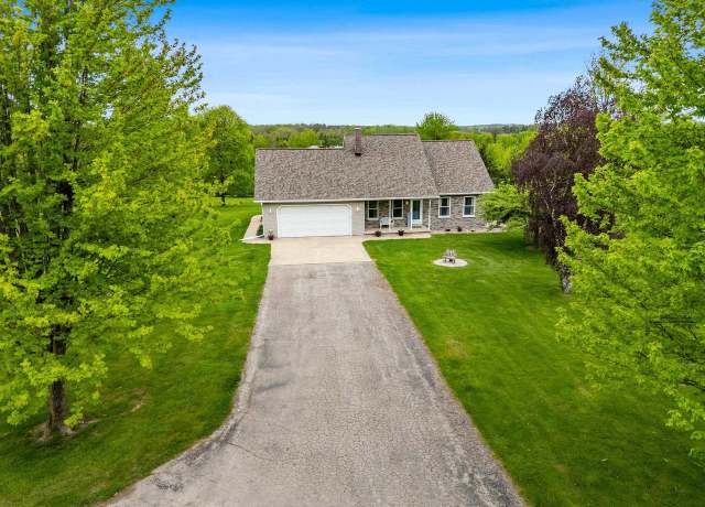 Property at N3270 State Rd 76, Hortonville, WI 54944, 3 beds, 3 baths