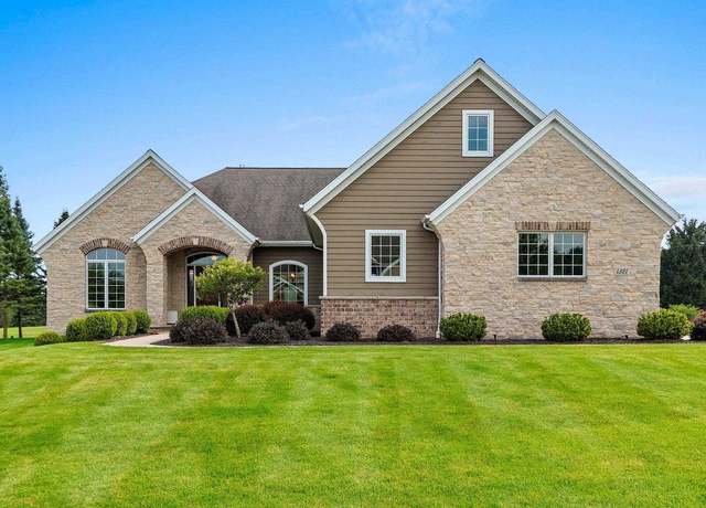 Property at 1321 S Sedona Cir, Oneida, WI 54155, 3 beds, 4 baths