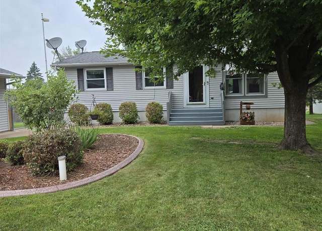 Property at 7616 Haase Rd, Larsen, WI 54947, 3 beds, 2 baths