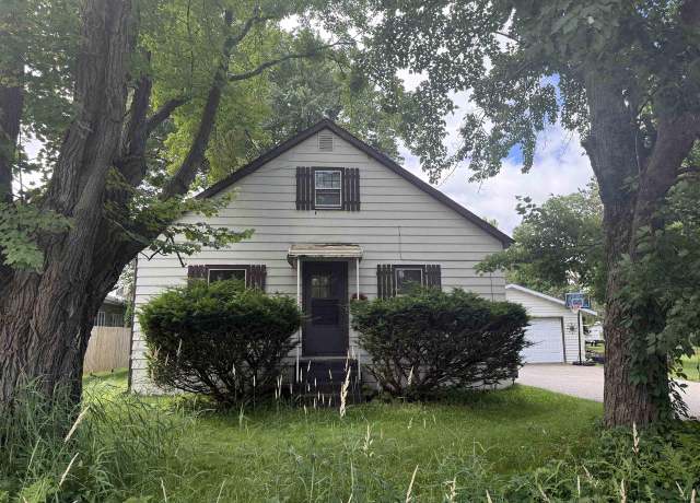 Property at W1229 Cleveland Ave, Marinette, WI 54143, 4 beds, 1 bath