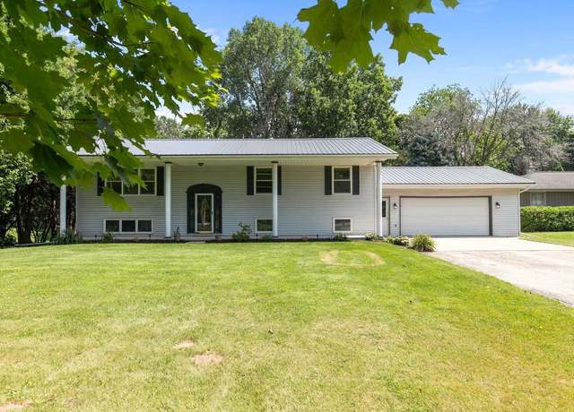 Property at 25 S Keller Park Dr, Appleton, WI 54914, 4 beds, 2 baths