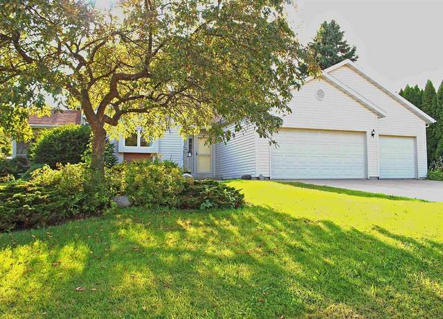 Property at 8341 Pheasant Run Trl, Larsen, WI 54947, 3 beds, 2.5 baths