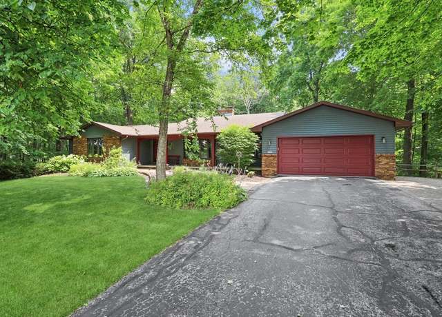 Property at 8360 Clayton Ave, Neenah, WI 54956, 3 beds, 2.5 baths