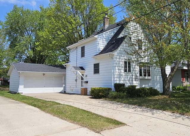 Property at 523 W 2nd St, Shawano, WI 54166, 3 beds, 2 baths