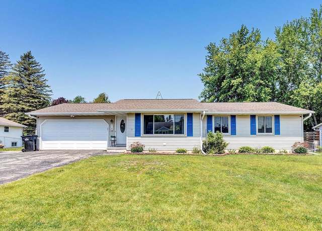 Property at 718 Fathom Pl, Sturgeon Bay, WI 54235, 4 beds, 2 baths
