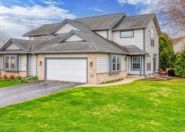 Property at 1215 Cameron Cir, Neenah, WI 54956, 2 beds, 2.5 baths