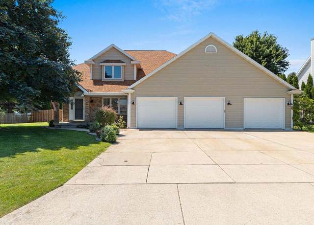 Property at 1584 Van Rd, Green Bay, WI 54311, 4 beds, 2.5 baths