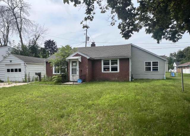 Property at 535 Larscheid St, Green Bay, WI 54302, 3 beds, 1 bath