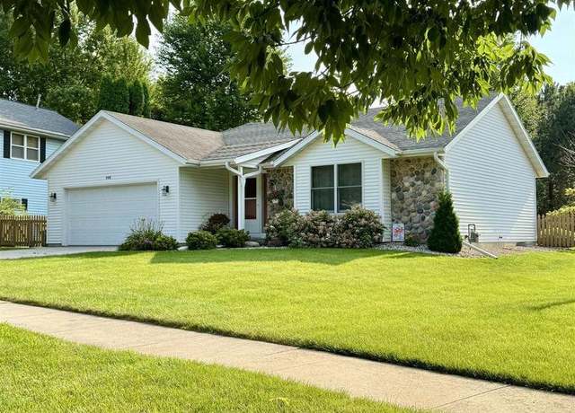 Property at 998 Eastman Ln, Fond Du Lac, WI 54935, 3 beds, 2 baths