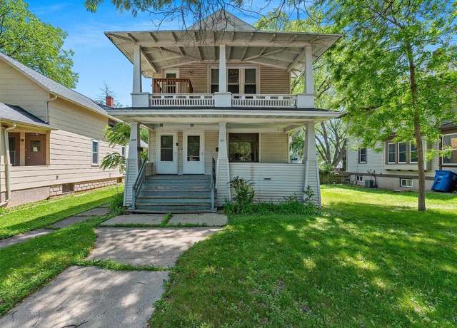 Property at 811 S Ashland Ave, Green Bay, WI 54304, 4 beds, 2 baths