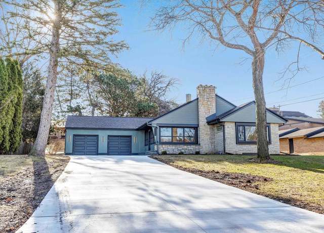 Property at 2525 Ducharme Ln, Green Bay, WI 54301, 3 beds, 2 baths