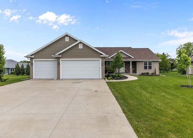 Property at 4816 W Corsican Pine Dr, Appleton, WI 54913, 4 beds, 3 baths