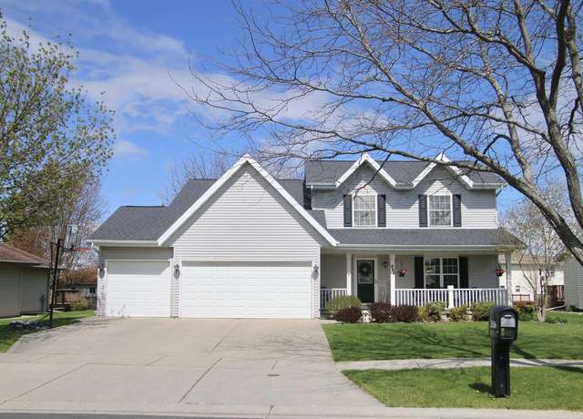 Property at 482 Greenbriar Ave, Fond Du Lac, WI 54935, 4 beds, 2.5 baths