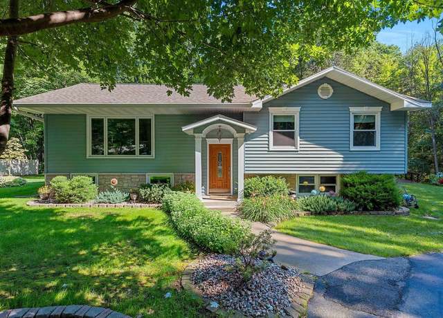 Property at W1910 Rader Rd, Marinette, WI 54143, 4 beds, 2 baths