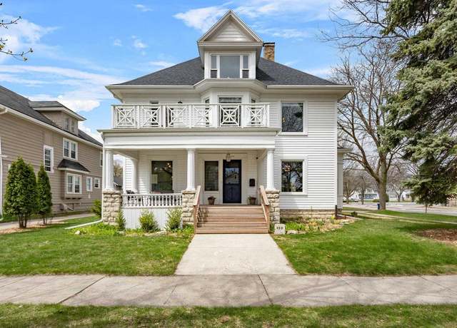 Property at 159 N Maple Ave, Green Bay, WI 54303, 4 beds, 3.5 baths