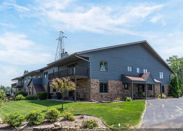Property at 2490 Stroebe Island Dr, Appleton, WI 54914, 2 beds, 2 baths