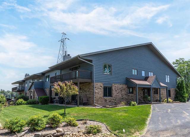 Property at 2490 Stroebe Island Dr, Appleton, WI 54914, 2 beds, 2 baths