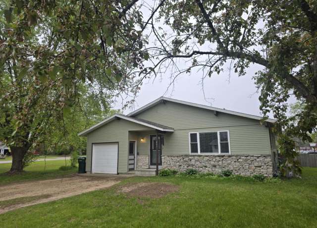 Property at 461 E Green Meadow Dr, Wautoma, WI 54982, 3 beds, 1 bath
